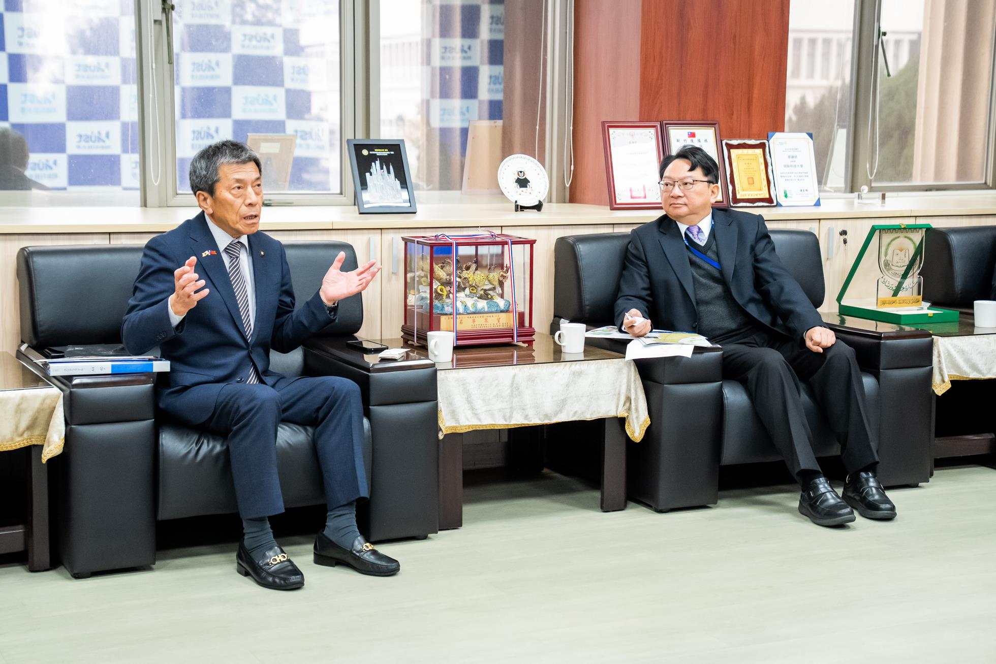 05日本一關市佐藤善仁市長與明新科大呂明峯校長交流_DSC2361-51