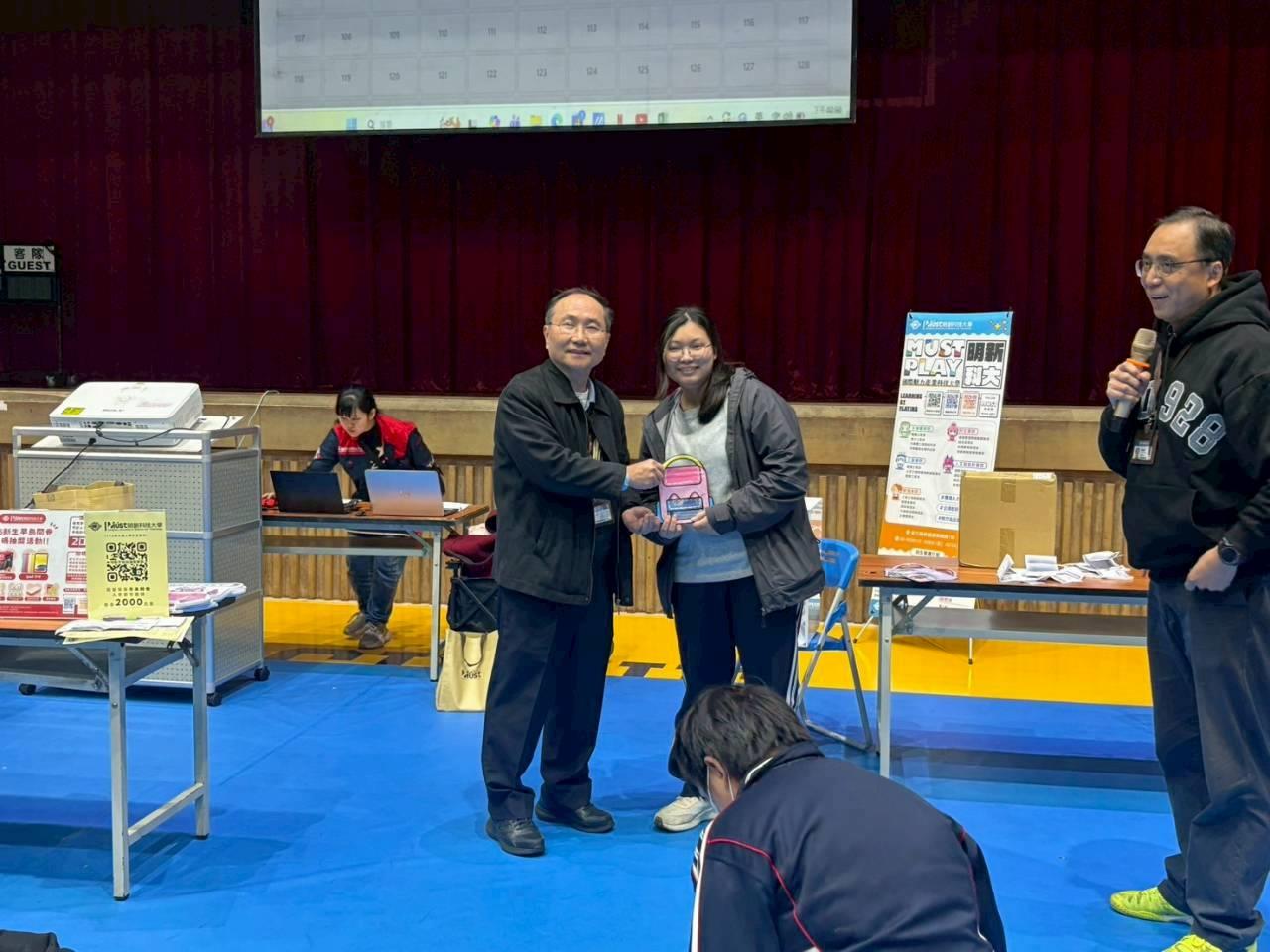 2026.01.21東泰高中高三宣導活動 (31)