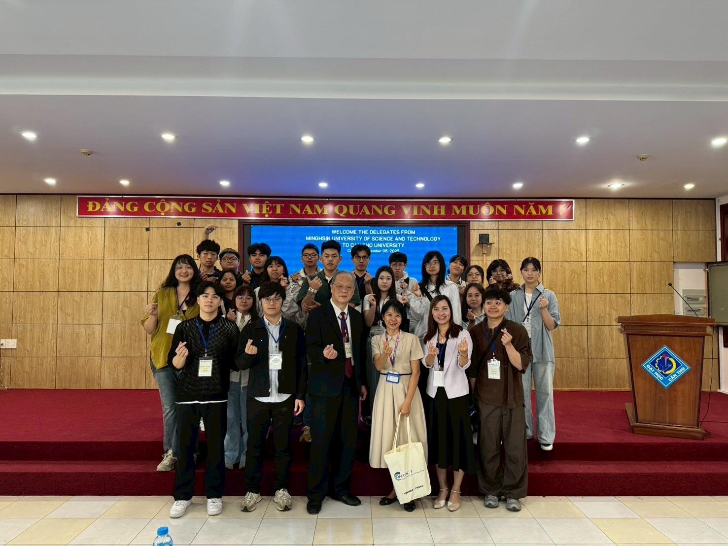 D30EADEA-210B-40F4-B8AB-49965E555BC3