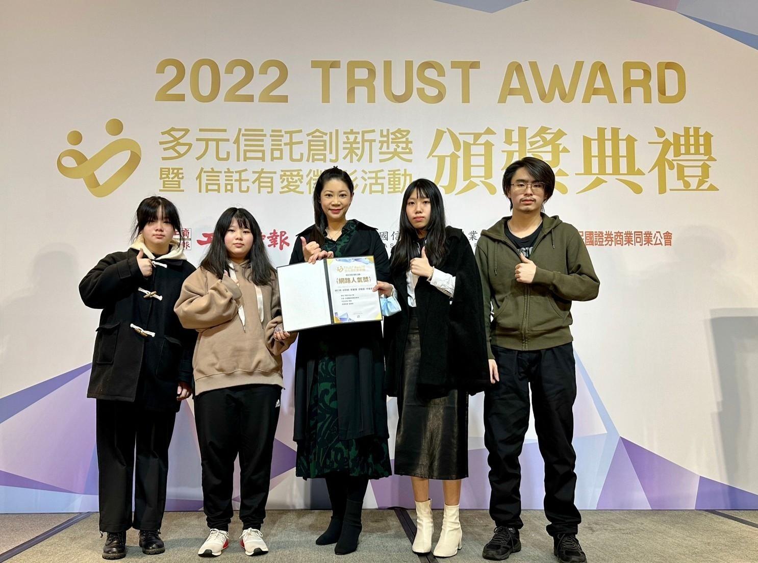 LINE_ALBUM_2022.12.16_221218_18