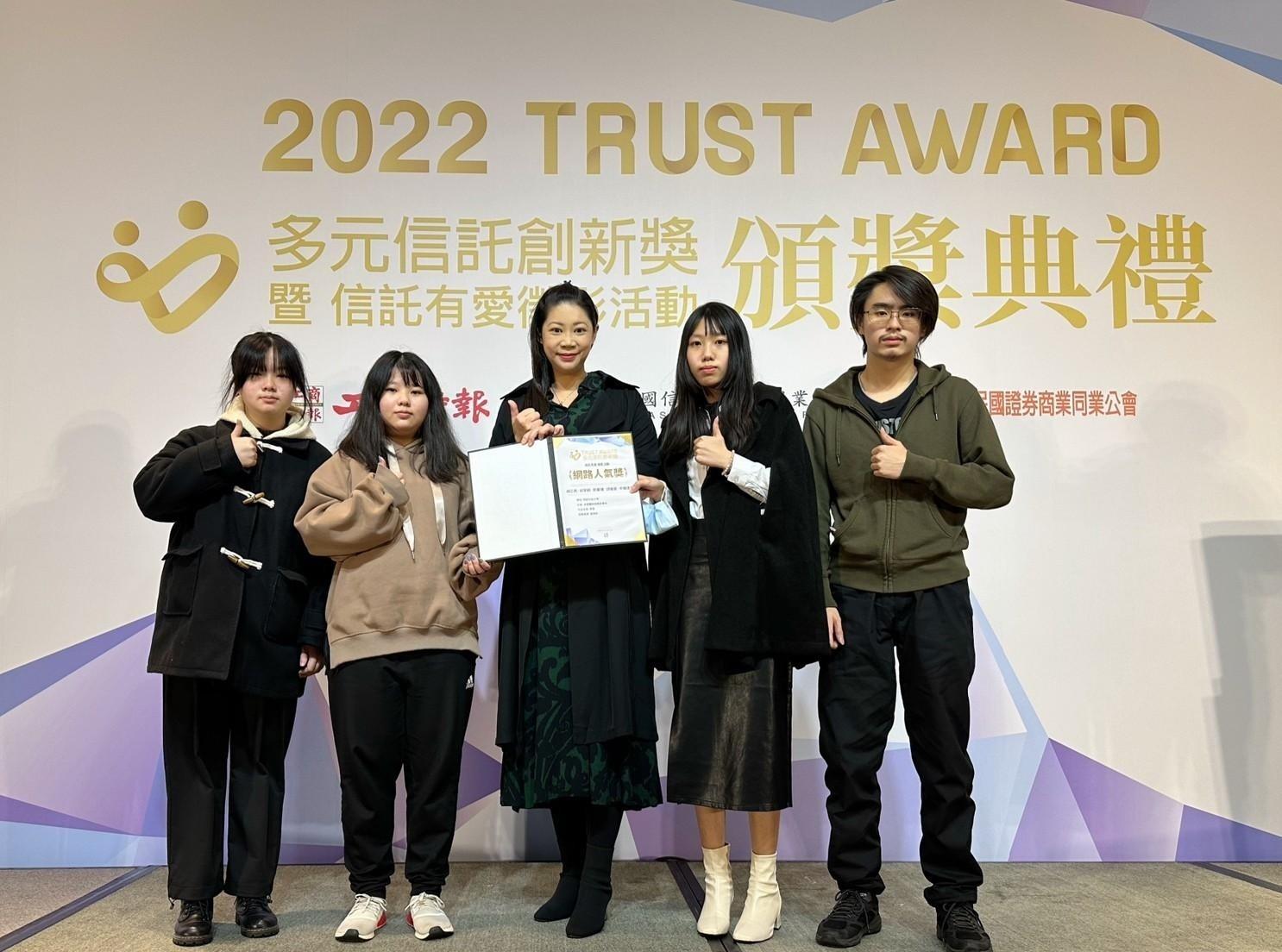 LINE_ALBUM_2022.12.16_221218_19