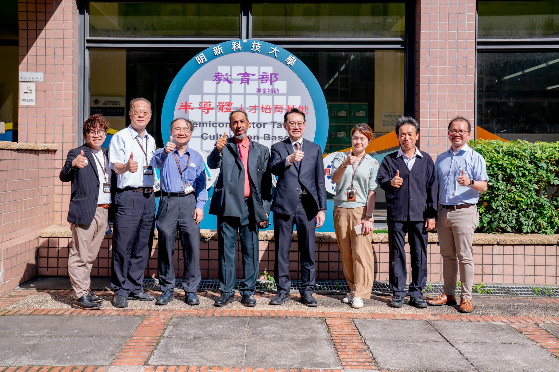 阿曼尼日瓦大學校長抵校參訪
